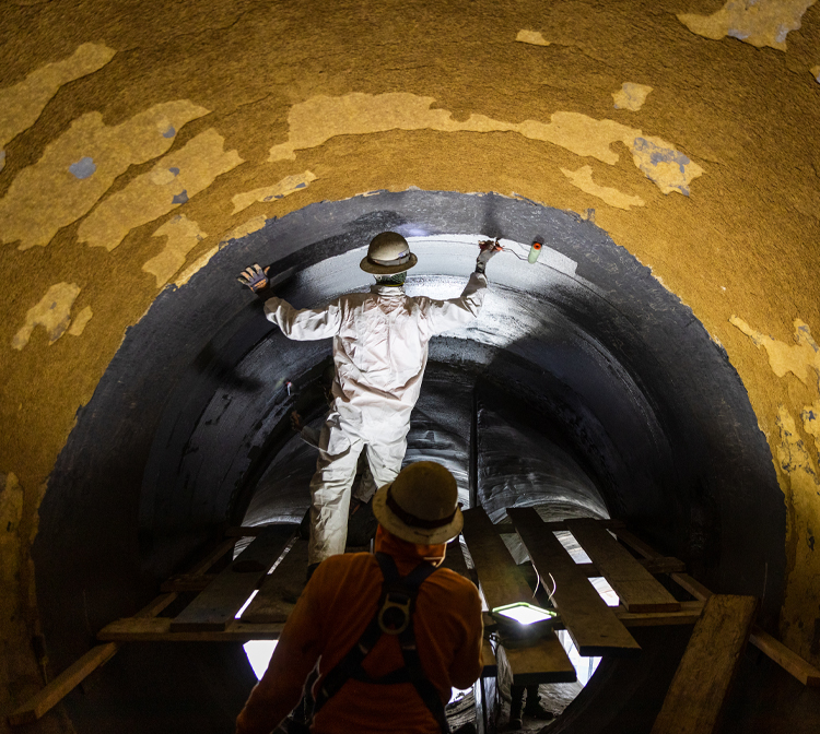 Image of a worker in the tunnel.